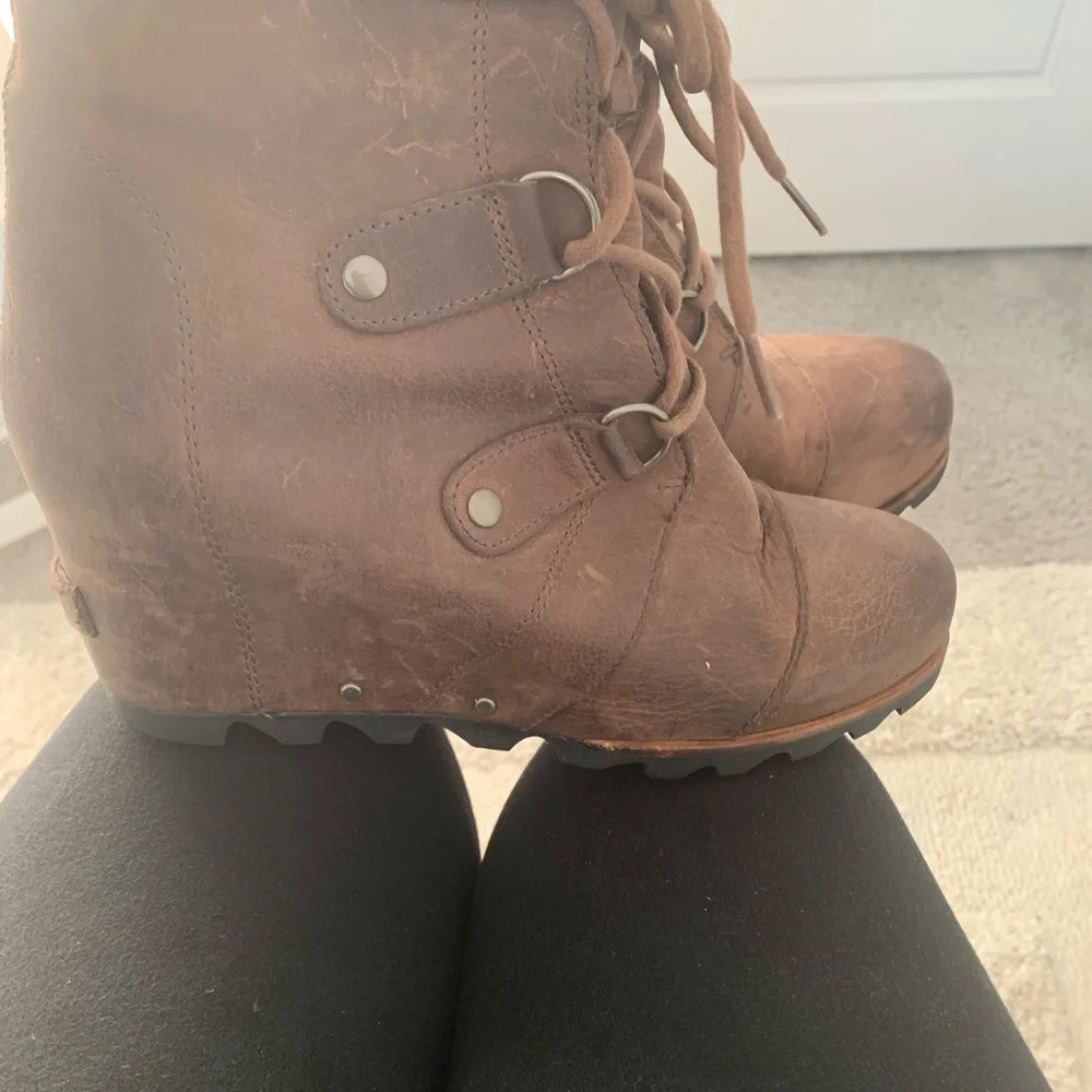 Sorel Woman’s Wedge Brown Lace-Up Ankle Boot